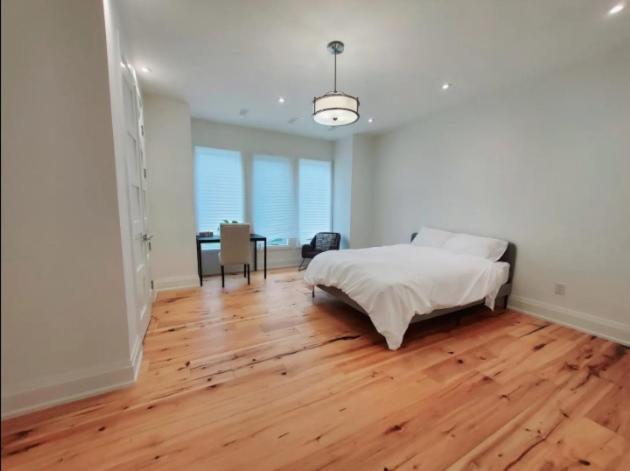 Executive Room In Toronto Next To Yorkdale Shopping Centre Zewnętrze zdjęcie