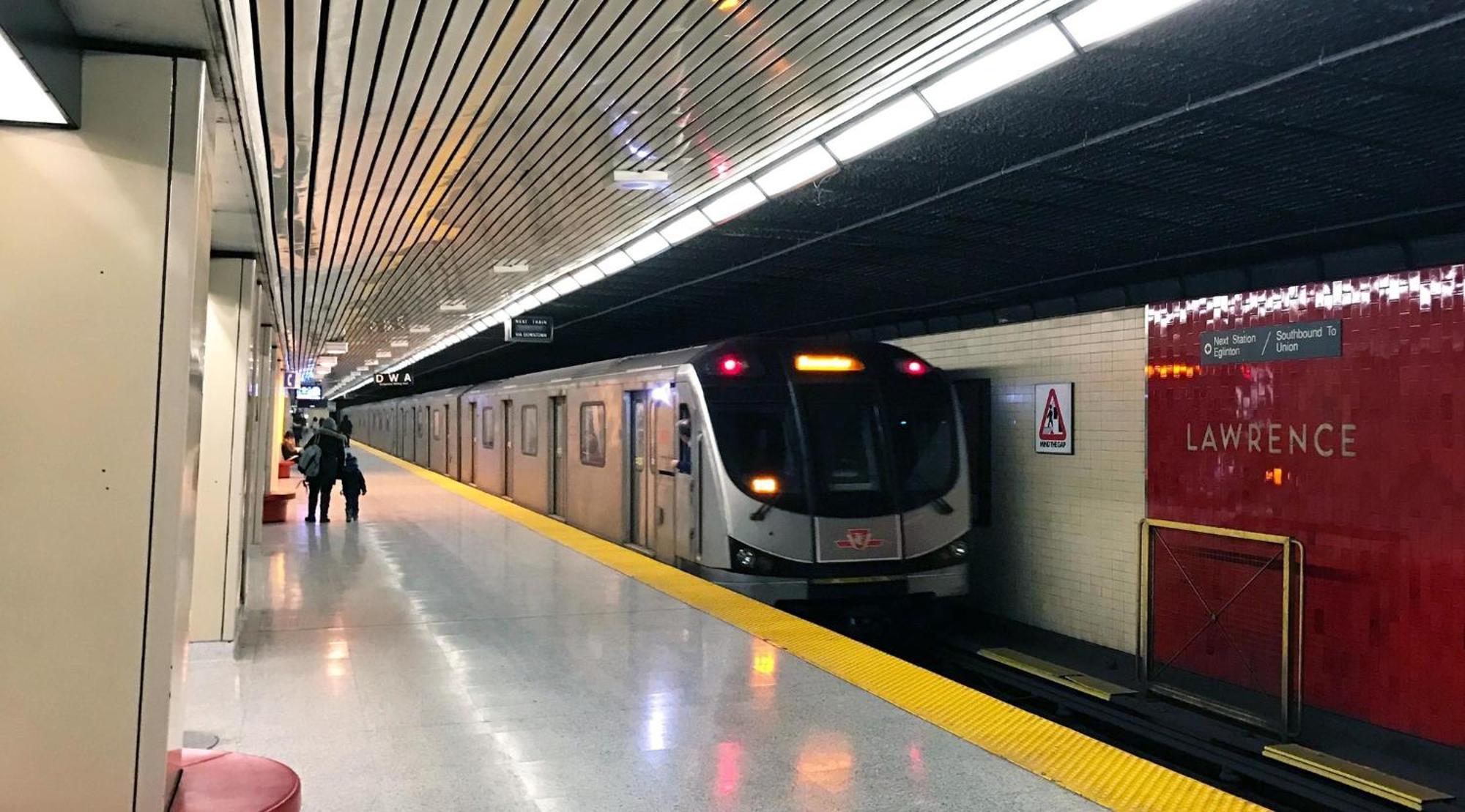 Executive Room In Toronto Next To Yorkdale Shopping Centre Zewnętrze zdjęcie